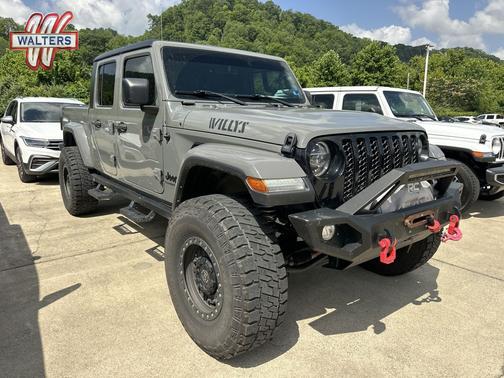Sting-Gray Clearcoat 2022 Jeep Gladiator Willys 4x4