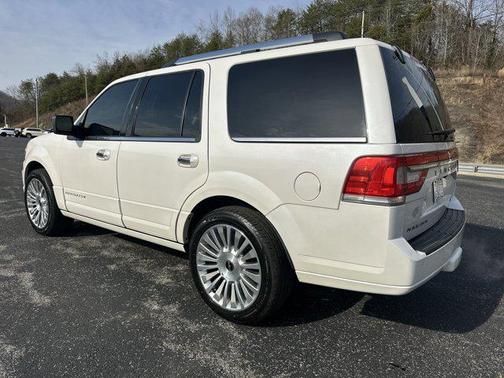 2016 Lincoln Navigator Select
