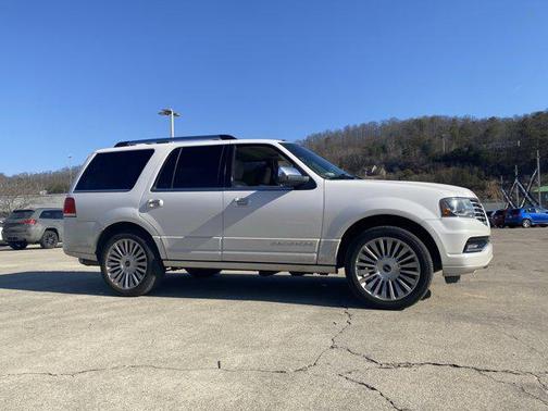 2016 Lincoln Navigator Select