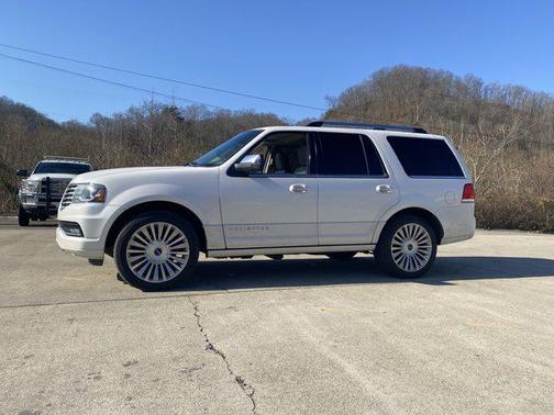 2016 Lincoln Navigator Select