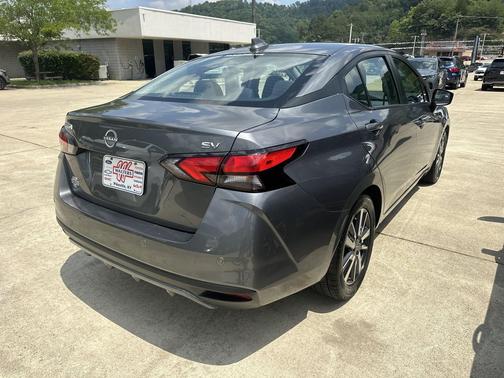 Gun Metallic 2023 Nissan Versa 1.6 SV