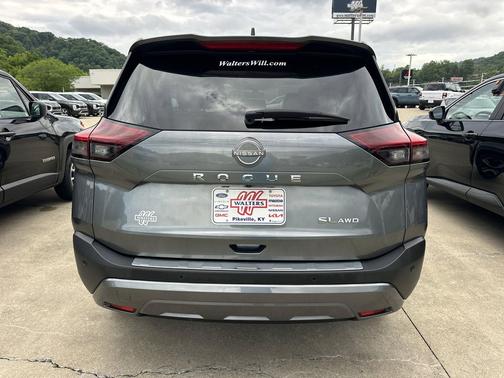 Gun Metallic 2023 Nissan Rogue SL