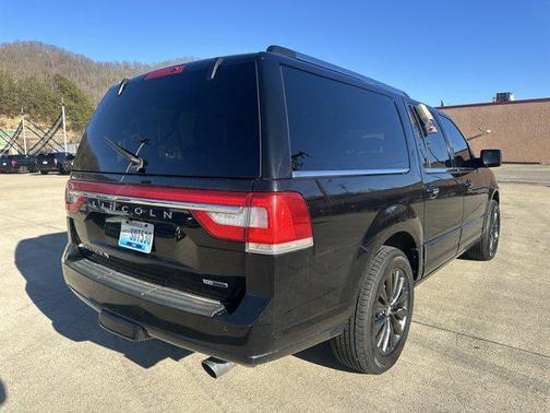 2016 Lincoln Navigator Select