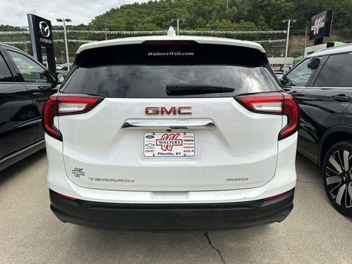 Summit White 2024 GMC Terrain SLE
