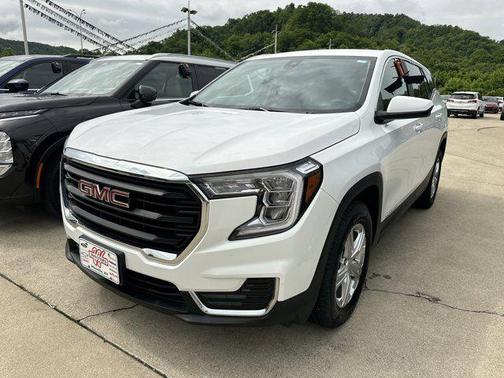 Summit White 2024 GMC Terrain SLE