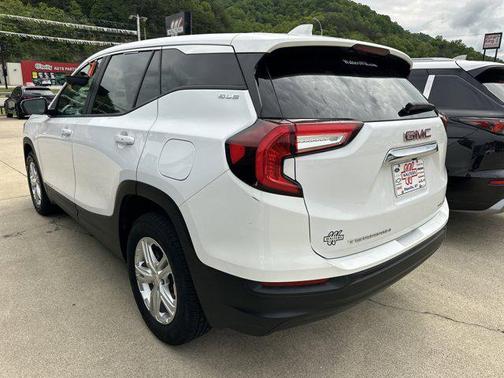 Summit White 2024 GMC Terrain SLE