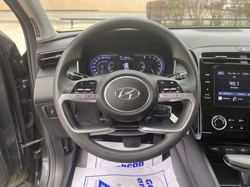 2023 Hyundai TUCSON SE