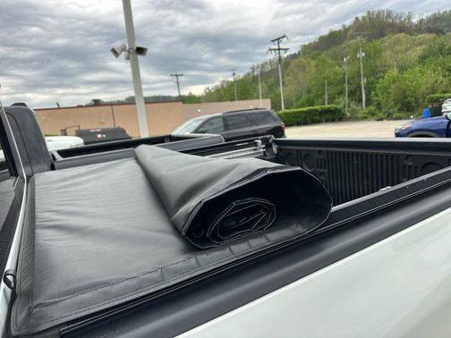 2020 Nissan Titan SV