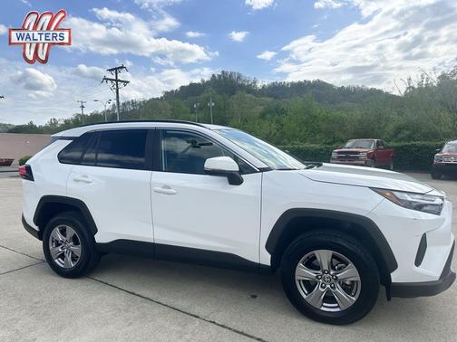 Ice Cap 2025 Toyota RAV4 XLE