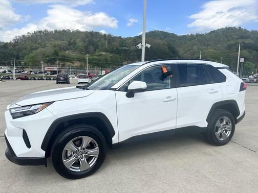 Ice Cap 2025 Toyota RAV4 XLE