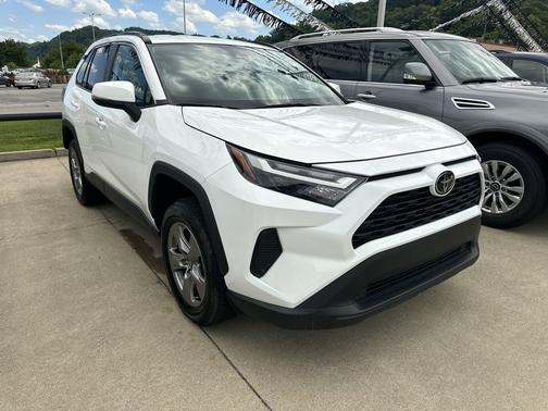 Ice Cap 2025 Toyota RAV4 XLE