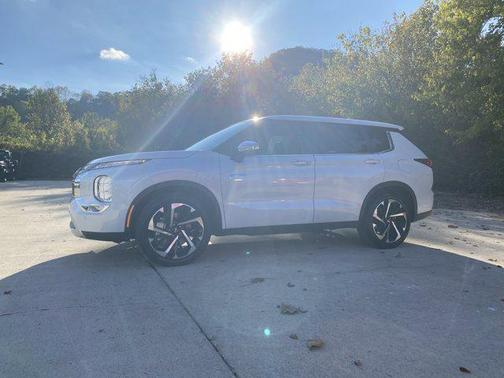 2025 Mitsubishi Outlander PHEV SE S-AWC