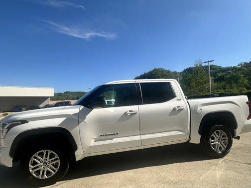 Ice Cap 2024 Toyota Tundra SR5