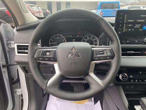 White Diamond 2026 Mitsubishi Outlander Trail Edition S-AWC