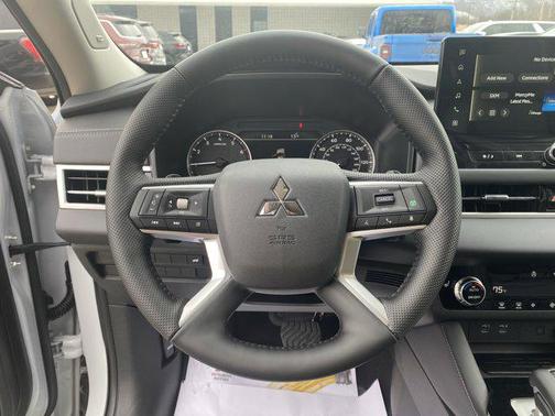 White Diamond 2026 Mitsubishi Outlander Trail Edition 2.5 S-AWC