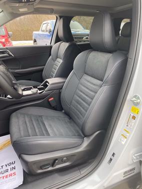 White Diamond 2026 Mitsubishi Outlander Trail Edition S-AWC