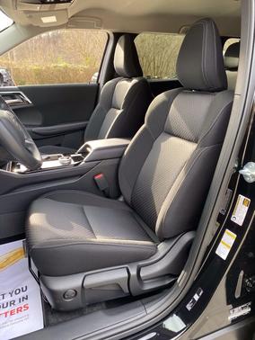 LABRADOR BLACK 2026 Mitsubishi Outlander ES
