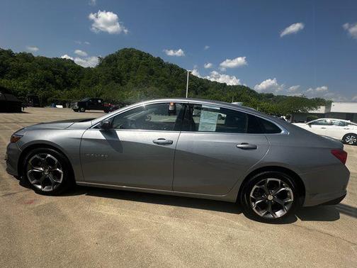 Sterling Gray Metallic 2024 Chevrolet Malibu FWD 1LT