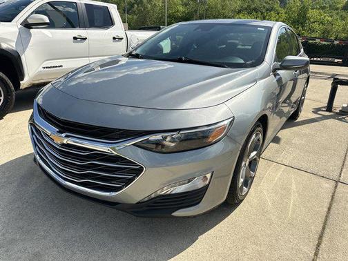 Sterling Gray Metallic 2024 Chevrolet Malibu FWD 1LT