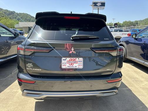 Graphite Gray Metallic/Black Roof 2026 Mitsubishi Outlander SEL S-AWC