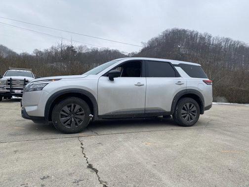 2024 Nissan Pathfinder S 4WD