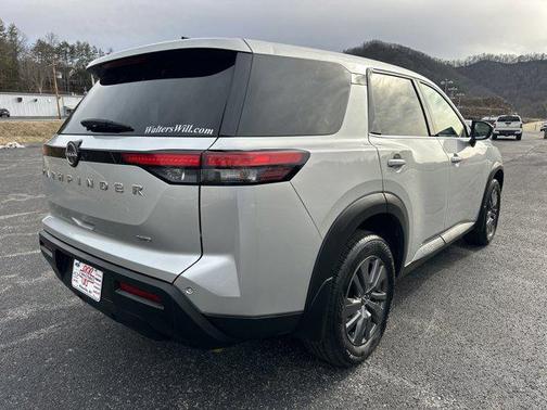 2024 Nissan Pathfinder S 4WD