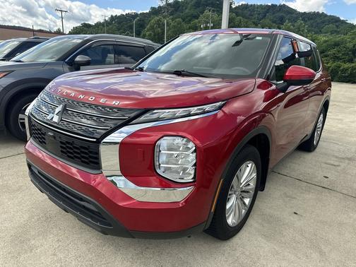 Red Diamond 2023 Mitsubishi Outlander ES S-AWC