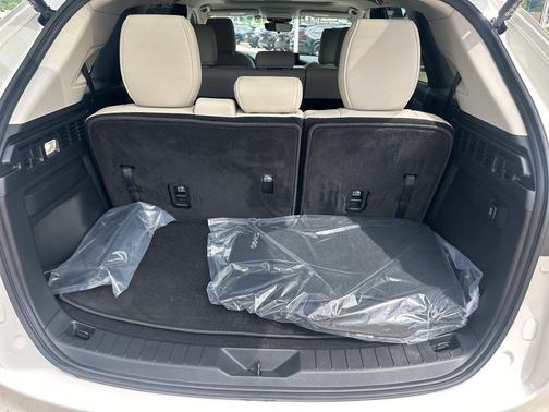 Rhodium White Premium 2026 Mazda CX-90 3.3 Turbo Preferred