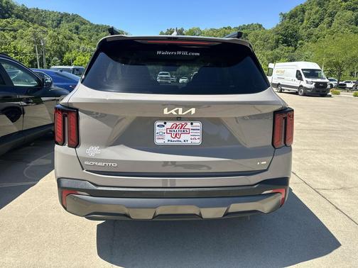 Road Rider Brown 2024 Kia Sorento EX