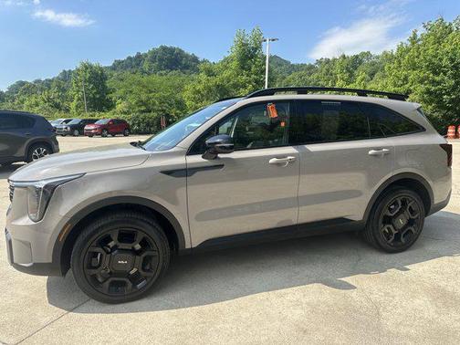 Road Rider Brown 2024 Kia Sorento EX