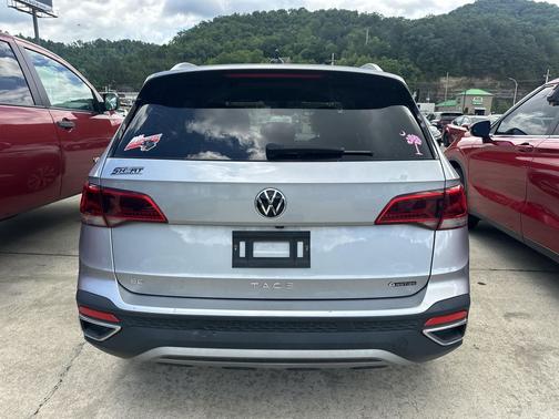 Pyrite Silver Metallic 2022 Volkswagen Taos 1.5T SE