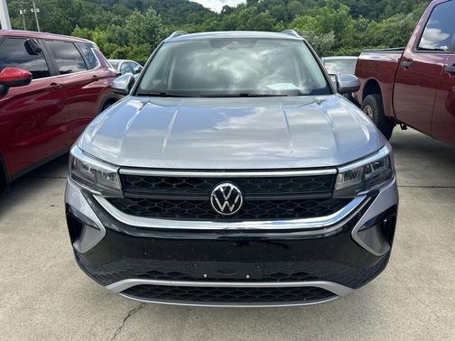 Pyrite Silver Metallic 2022 Volkswagen Taos 1.5T SE