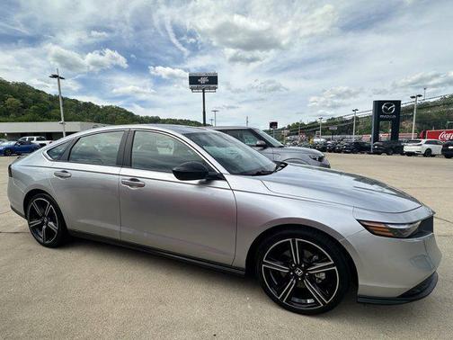 SILVER MET 2024 Honda Accord Hybrid Sport