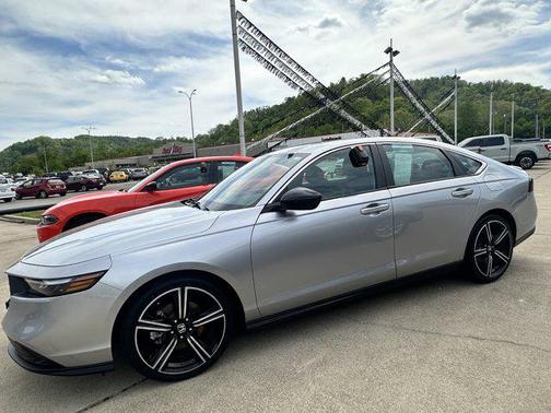 SILVER MET 2024 Honda Accord Hybrid Sport