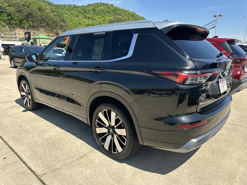 Black Diamond/Alloy Silver Roof 2025 Mitsubishi Outlander SEL 2.5 S-AWC