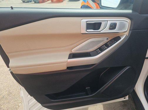 Star White Metallic Tri-Coat 2023 Ford Explorer Limited