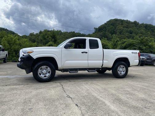 2020 Toyota Tacoma SR