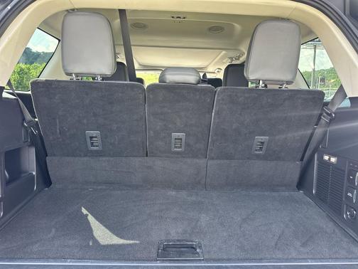 Star White Metallic Tri-Coat 2025 Ford Expedition Active
