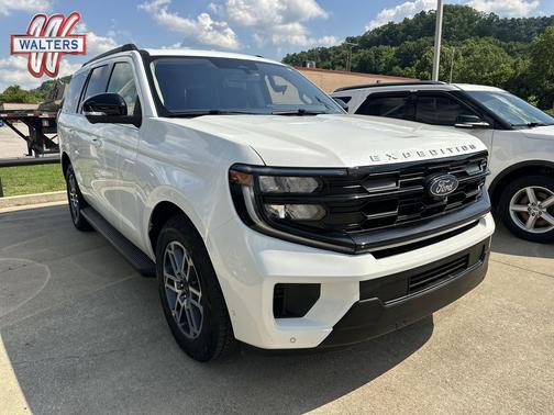 Star White Metallic Tri-Coat 2025 Ford Expedition Active