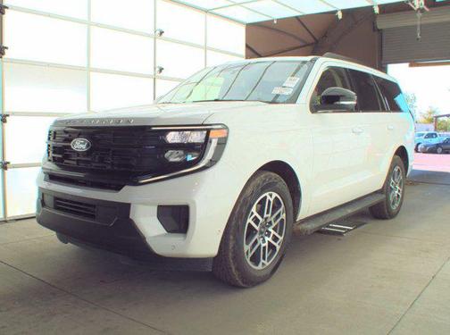Star White Metallic Tri-Coat 2025 Ford Expedition Active