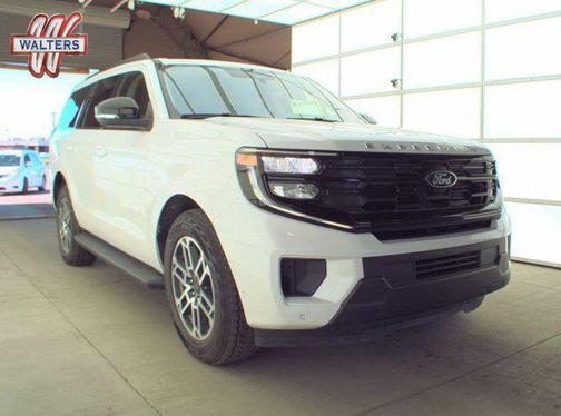 Star White Metallic Tri-Coat 2025 Ford Expedition Active