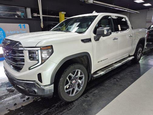 2022 GMC Sierra 1500 SLT
