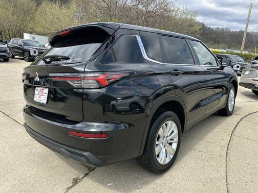 Black Diamond 2026 Mitsubishi Outlander ES 2.5 S-AWC