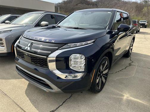 Cosmic Blue Metallic 2026 Mitsubishi Outlander SE 2.5 S-AWC