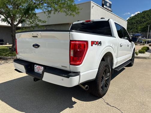 Oxford White 2022 Ford F-150 XLT