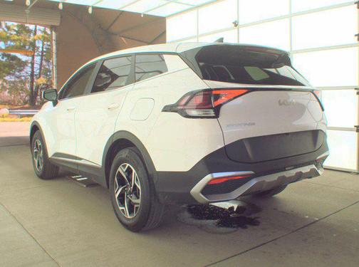 Snow White Pearl 2024 Kia Sportage LX