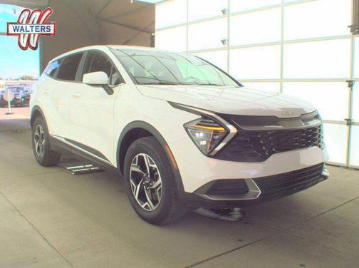 Snow White Pearl 2024 Kia Sportage LX