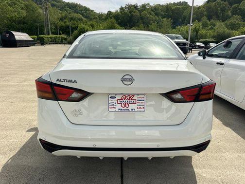 Glacier White 2024 Nissan Altima S FWD