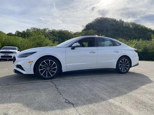 2022 Hyundai SONATA Limited