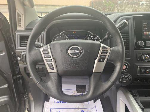 2024 Nissan Titan SV